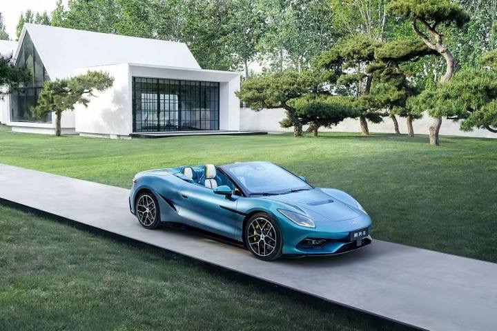 早报｜小米YU7 GT定档五月底/罗福莉：中美顶尖模型代差仅两三个月/餐馆「反向抹零」被立案调查