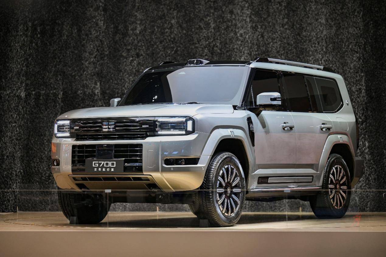 纵横在北京车展上发了 6 款新车，想要打造一个 700 系宇宙