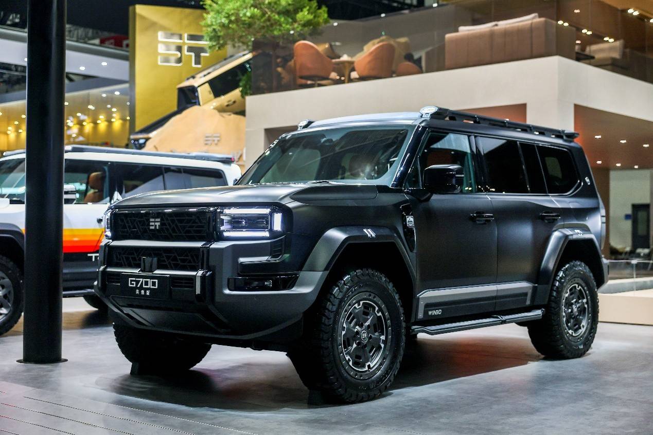 纵横在北京车展上发了 6 款新车，想要打造一个 700 系宇宙